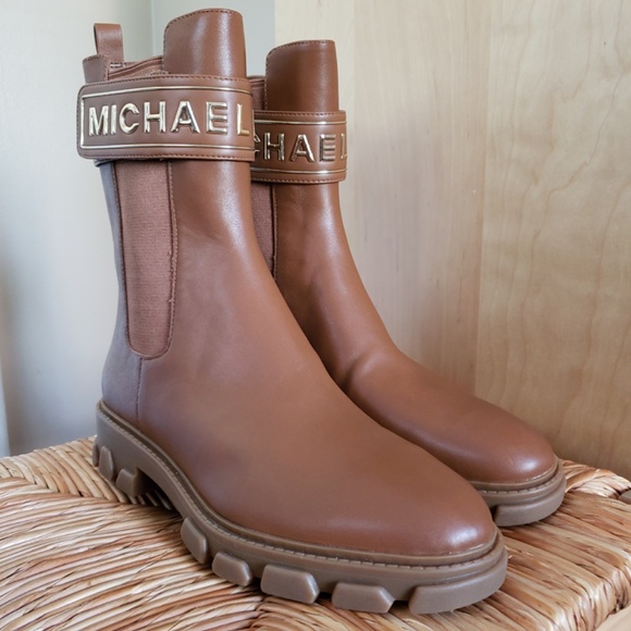 Michael Kors Mid Chelsea Boots Size 8 NEW! - Picture 3 of 13